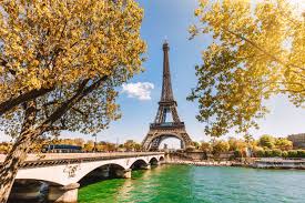Kenapa Paris Disebut dengan Kota Cinta?