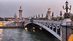Sungai Seine dan Jembatan Pont Alexandre III