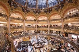 Galeri Lafayette dan Belanja Fashion